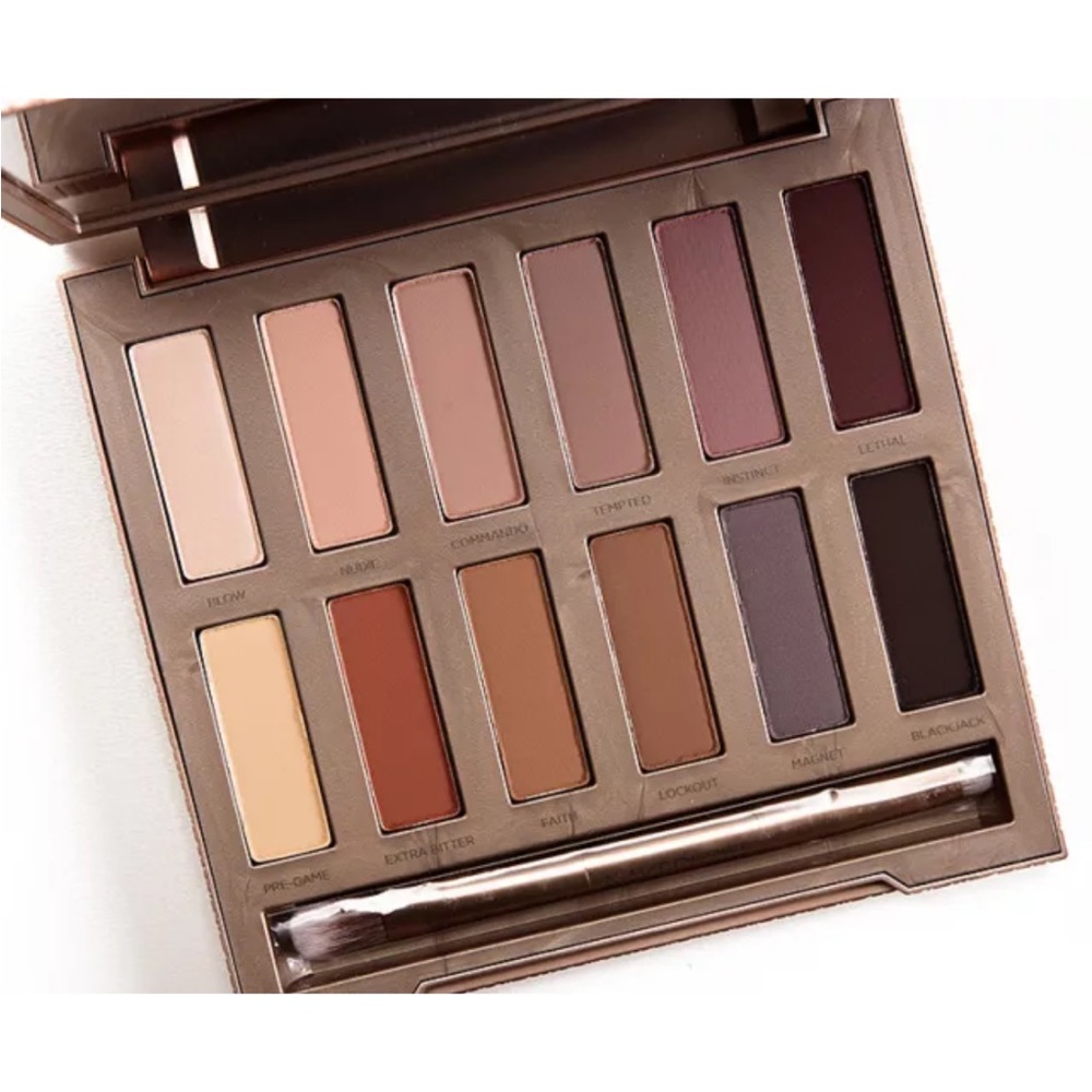 NIB Urban Decay Naked Ultimate Basics Matte Neutrals Eye Shadow Palette & Brush